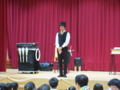 令和６年９月１０日（火）パフォーマーKUROさん来園！